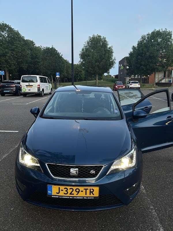 Blauw Gebruikt 2015 Seat Ibiza FR MPV | € 9.999 - Afbeelding 1/4