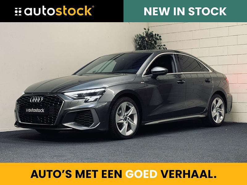 Grijs Gebruikt 2022 Audi A3 S-Line Sedan | € 27.799 (Eerlijke prijs) - Afbeelding 1/4