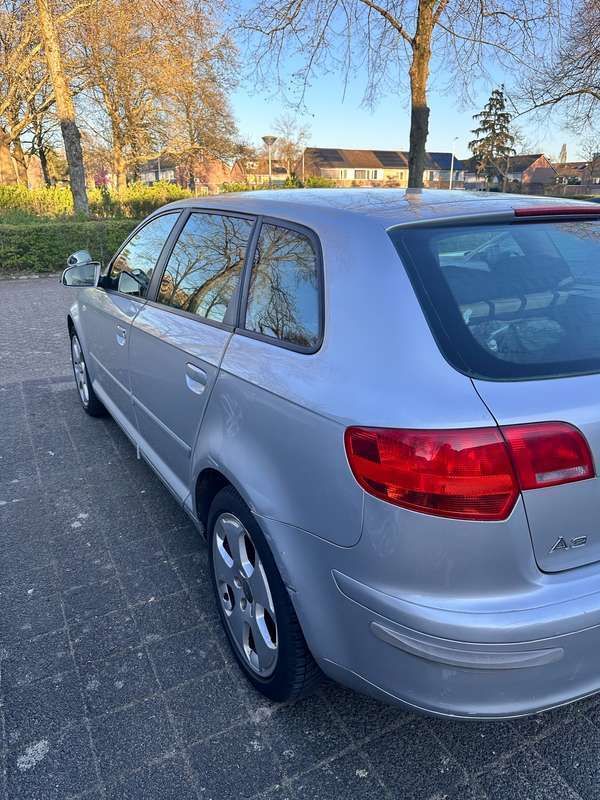 Gebruikt 2006 Audi A3 Sportback Attraction Stationwagen | € 2.750 (Goede deal) - Afbeelding 1/4