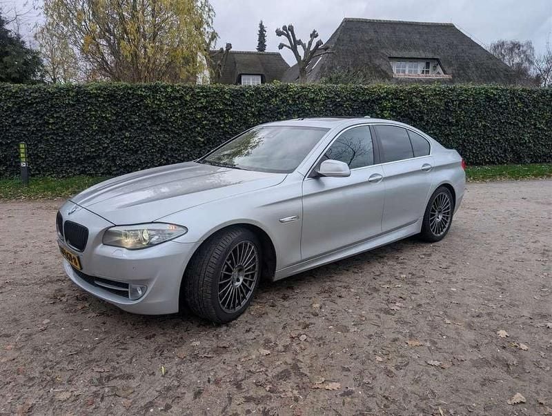 Zilver Gebruikt 2010 BMW 550 Executive Sedan | € 10.000 - Afbeelding 1/4