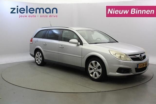 Grijs Gebruikt 2008 Opel Vectra Executive Stationwagen | € 2.145 (Goede deal) - Afbeelding 1/4