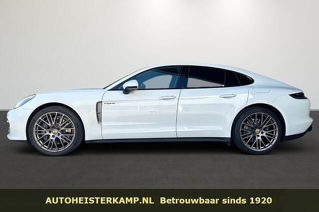Wit Occasion 2023 Porsche Panamera Platinum Edition Hatchback | € 107.950 (Iets duurder) - Afbeelding 1/4