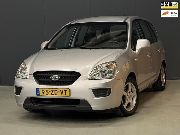 Grijs Gebruikt 2008 Kia Carens MPV | € 4.450 (Duur) - Afbeelding 1/4