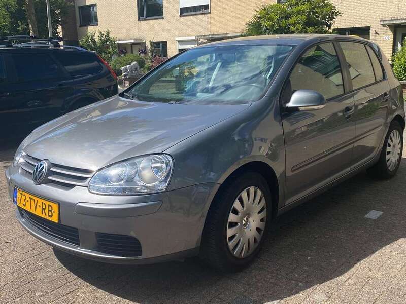 Grijs Gebruikt 2007 VW Golf V Hatchback | € 2.600 (Eerlijke prijs) - Afbeelding 1/4