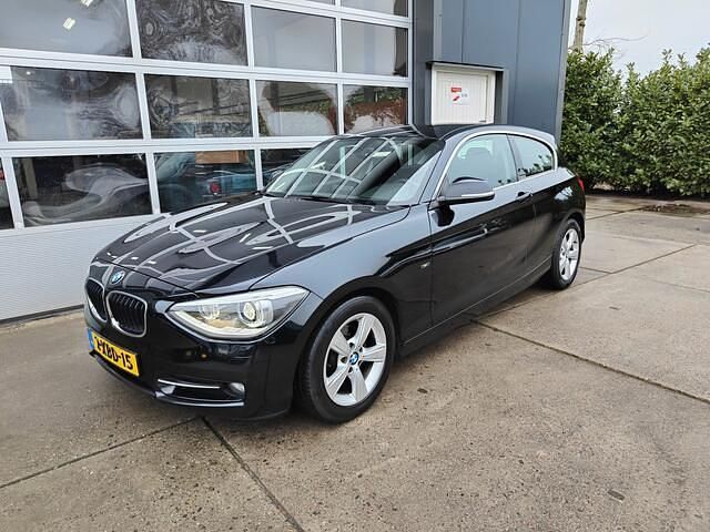 Zwart Occasion 2014 BMW 116 Executive Hatchback | € 7.250 (Goede deal) - Afbeelding 1/4