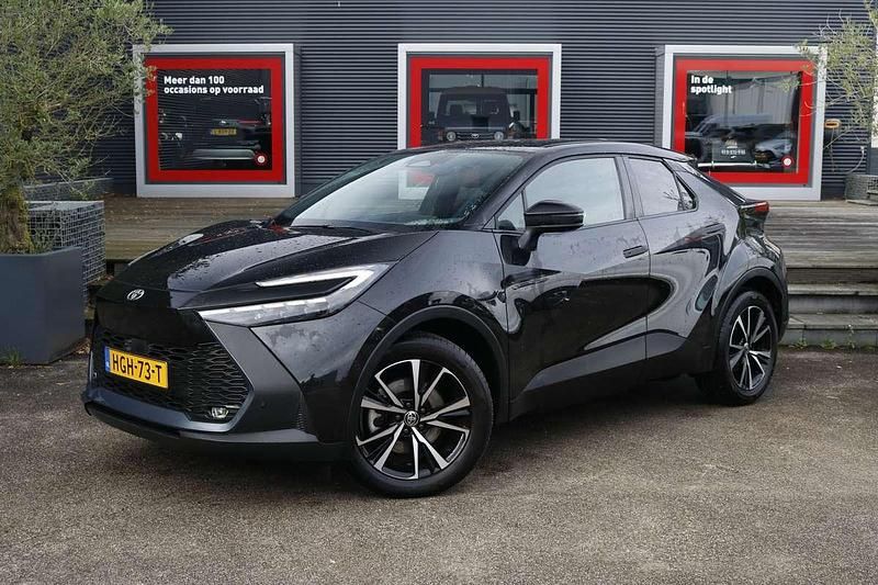 Zwart Occasion 2025 Toyota C-HR Edition SUV | € 38.400 (Goede deal) - Afbeelding 1/4