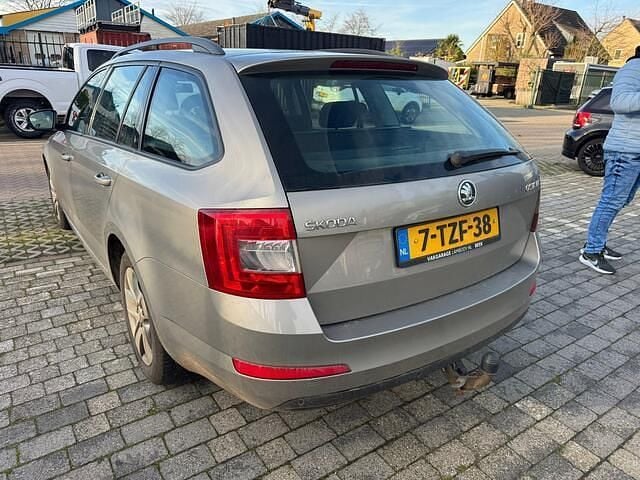 Occasion Skoda Octavia Ambition 140 PK (102 kW) 2014 Beige Stationwagen