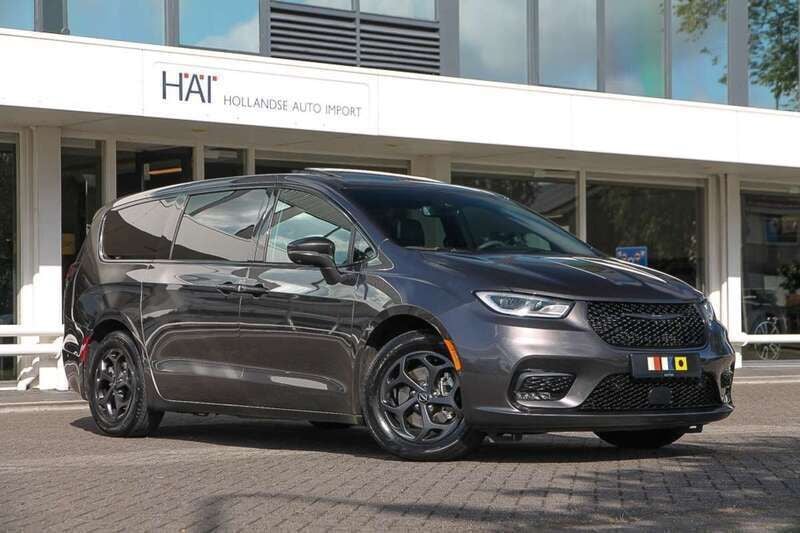 Grijs Gebruikt 2022 Chrysler Pacifica Limited SUV | € 63.900 - Afbeelding 1/4