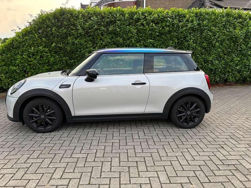Zilver Gebruikt 2022 Mini Cooper SE Hatchback | € 19.999 (Eerlijke prijs) - Afbeelding 1/4