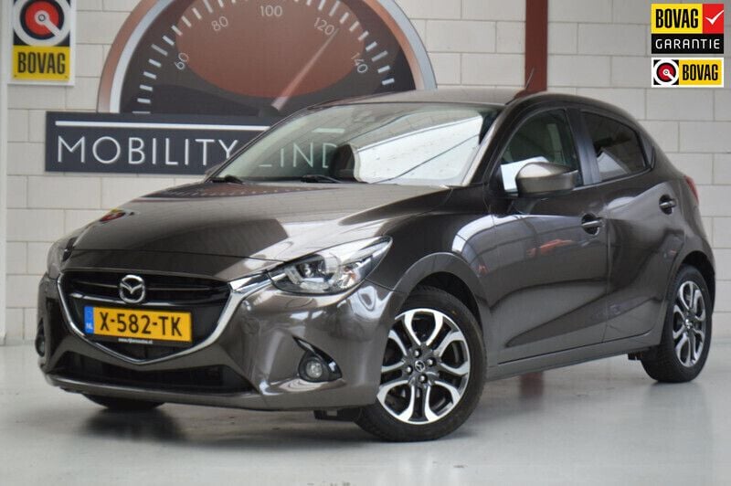 Bruin Gebruikt 2015 Mazda 2 Hatchback | € 13.380 (Eerlijke prijs) - Afbeelding 1/4