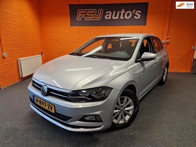 Grijs Gebruikt 2018 VW Polo Highline Hatchback | € 10.950 (Goede deal) - Afbeelding 1/4
