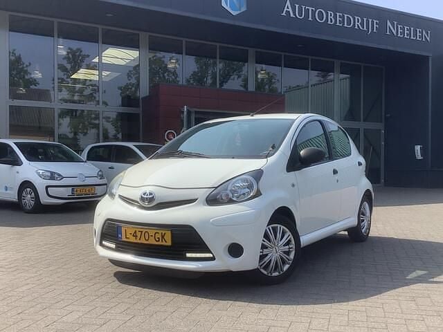 Wit Gebruikt 2014 Toyota Aygo Hatchback | € 3.450 (Goede deal) - Afbeelding 1/4