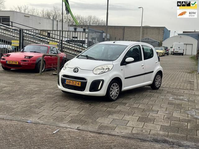 Wit Occasion 2013 Citroën C1 Hatchback | € 2.750 (Eerlijke prijs) - Afbeelding 1/4
