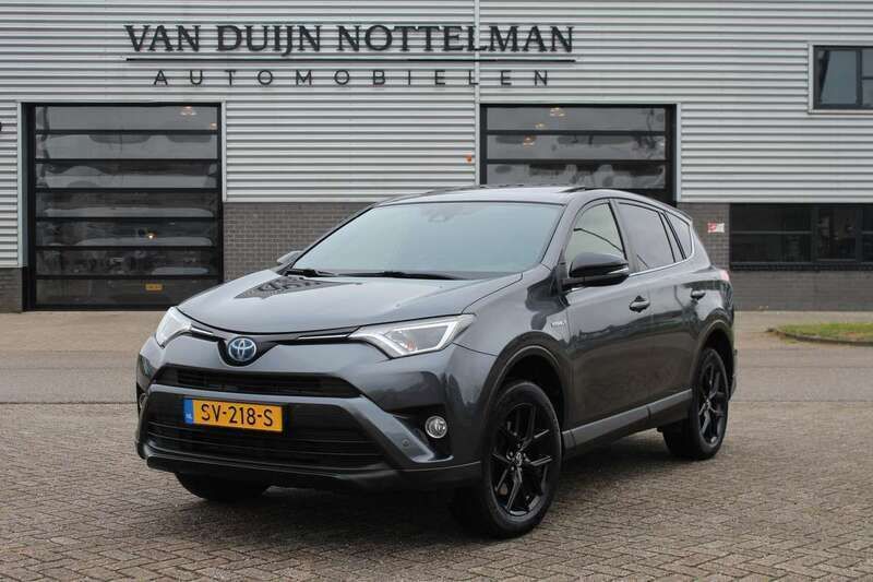Grijs Gebruikt 2018 Toyota RAV4 Hybrid Edition SUV | € 20.950 (Eerlijke prijs) - Afbeelding 1/4