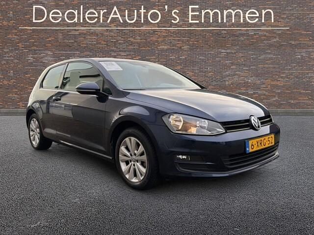 Blauw (metallic) Occasion 2014 VW Golf VII Hatchback | € 8.499 (Super prijs) - Afbeelding 1/4