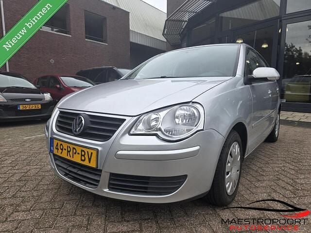 Grijs Gebruikt 2005 VW Polo Comfortline Hatchback | € 3.350 (Eerlijke prijs) - Afbeelding 1/4