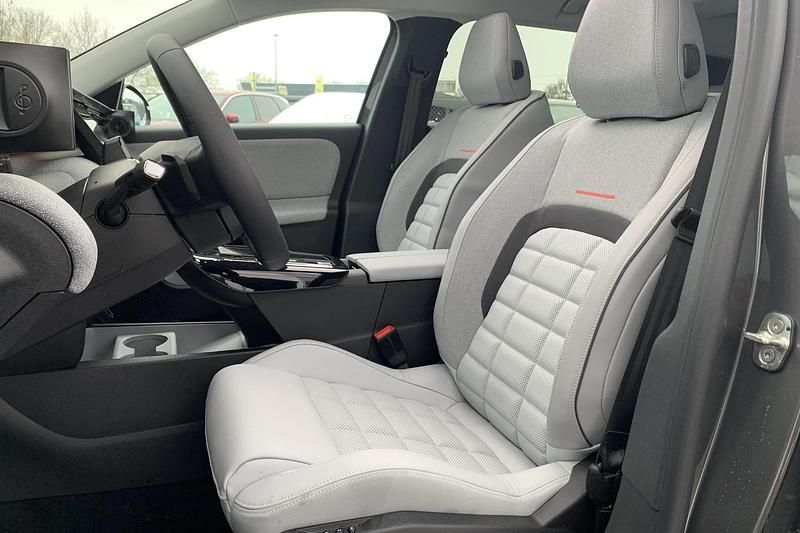 Nieuw Citroën C5 Aircross 194 PK (142 kW) 2025 Grijs SUV