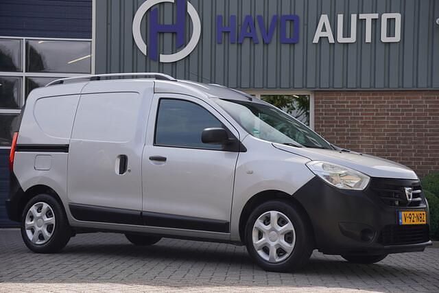 Grijs Gebruikt 2014 Dacia Dokker Van | € 7.450 - Afbeelding 1/4