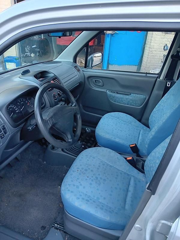 Grijs Gebruikt 2000 Suzuki Wagon R+ GL Stationwagen | € 1.000 (Eerlijke prijs) - Afbeelding 1/4