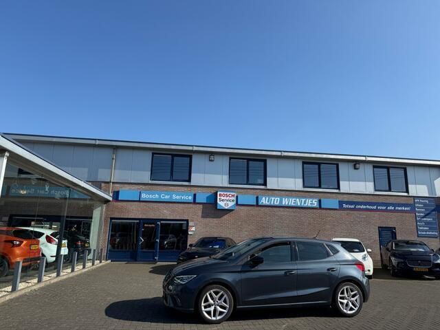 Grijs Gebruikt 2020 Seat Ibiza Business Hatchback | € 13.950 (Eerlijke prijs) - Afbeelding 1/4