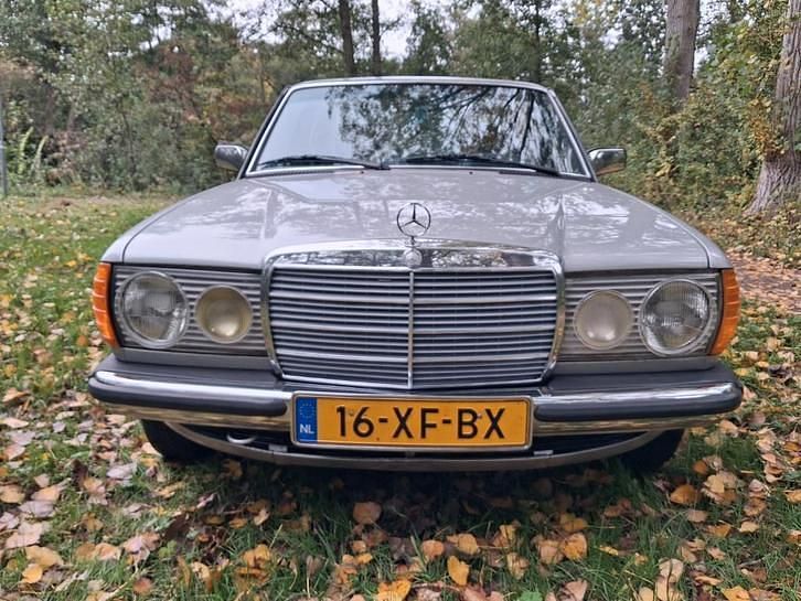 Occasion Mercedes E230 132 PK (97 kW) 1982