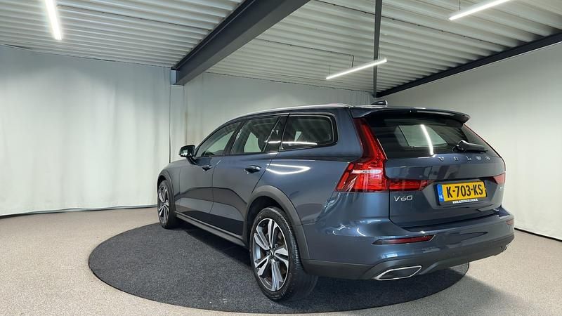 Occasion Volvo V60 CC Pro 2021 Blauw Stationwagen