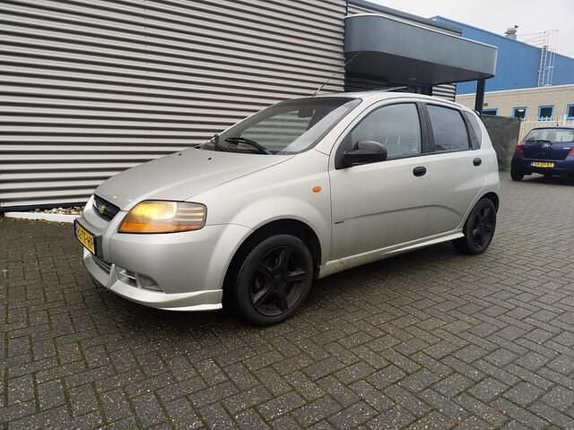 Grijs Gebruikt 2006 Chevrolet Kalos Hatchback | € 999 (Eerlijke prijs) - Afbeelding 1/4