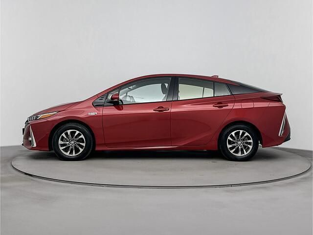 Occasion Toyota Prius Limited 136 PK (100 kW) 2022 Rood Hatchback