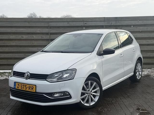Wit Occasion 2014 VW Polo Hatchback | € 5.995 (Goede deal) - Afbeelding 1/4
