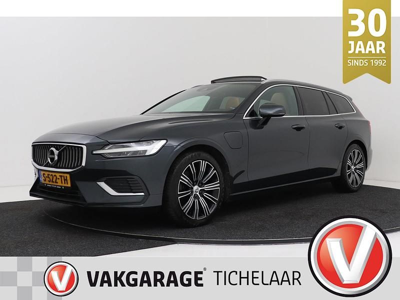 Grijs Occasion 2019 Volvo V60 R-Design Stationwagen | € 19.899 (Eerlijke prijs) - Afbeelding 1/4
