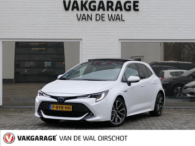 Wit Gebruikt 2020 Toyota Corolla Plus Hatchback | € 23.900 (Eerlijke prijs) - Afbeelding 1/4
