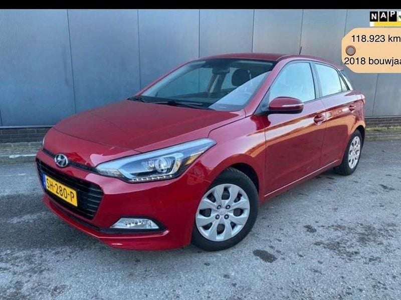 Rood Gebruikt 2018 Hyundai i20 Comfort Hatchback | € 10.950 (Eerlijke prijs) - Afbeelding 1/4