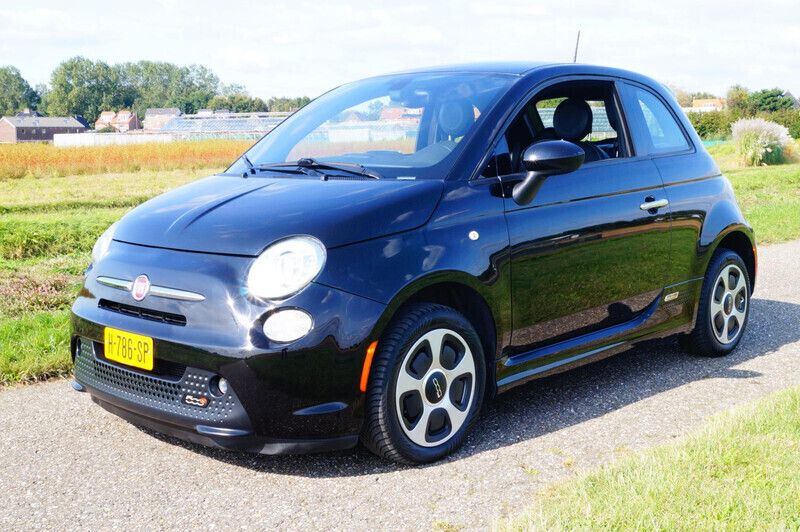 Zwart Gebruikt 2017 Fiat 500e Hatchback | € 11.499 (Iets duurder) - Afbeelding 1/4