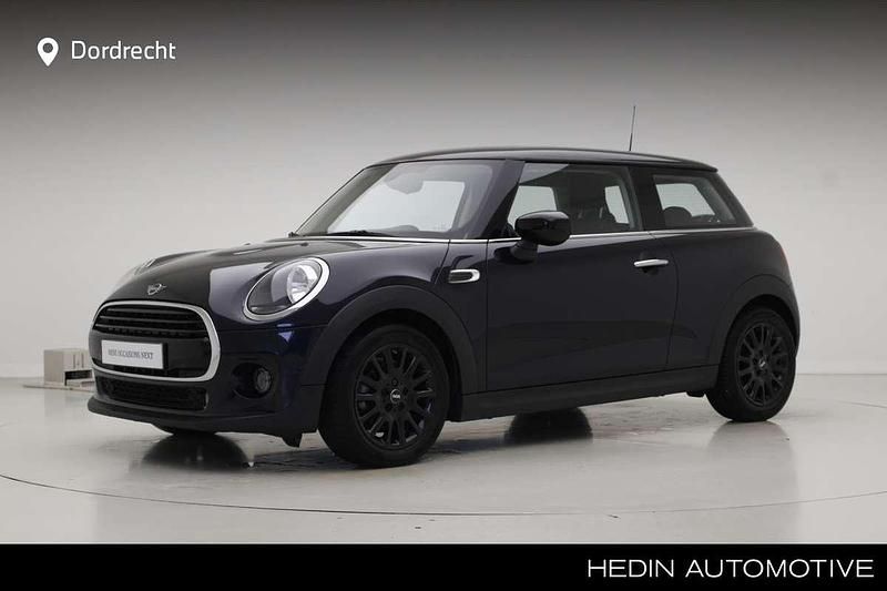 Blauw, metallic lak Gebruikt 2020 Mini Cooper Hatchback | € 18.495 (Iets duurder) - Afbeelding 1/3