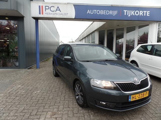 Grijs Gebruikt 2015 Skoda Rapid Hatchback | € 10.950 - Afbeelding 1/4