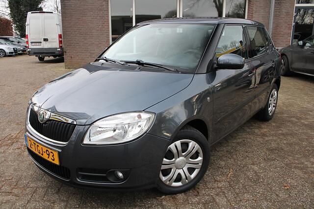 Grijs Gebruikt 2008 Skoda Fabia Classic Hatchback | € 3.850 (Duur) - Afbeelding 1/4