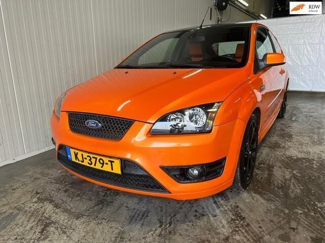 Oranje Gebruikt 2006 Ford Focus ST Hatchback | € 6.750 (Goede deal) - Afbeelding 1/4