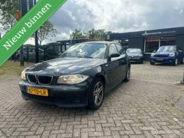 Zwart Gebruikt 2006 BMW 116 Hatchback | € 1.295 (Eerlijke prijs) - Afbeelding 1/4