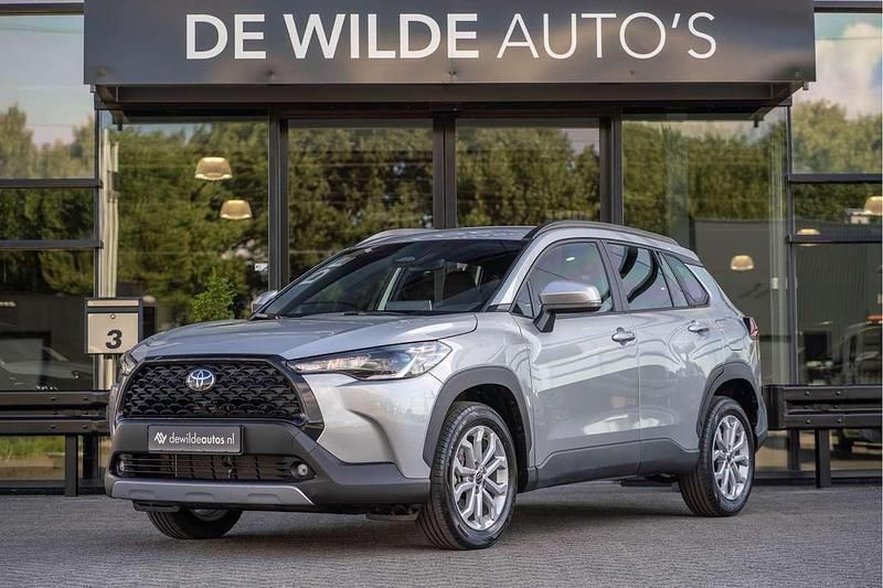 Grijs, metallic lak Nieuw 2024 Toyota Corolla Cross Active SUV | € 33.900 (Super prijs) - Afbeelding 1/4