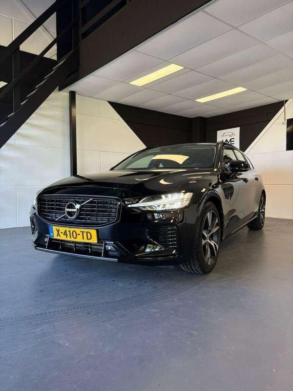 Zwart Gebruikt 2021 Volvo V60 R-Design Stationwagen | € 29.995 (Super prijs) - Afbeelding 1/4