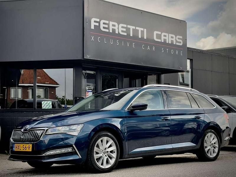 Blauw Gebruikt 2021 Skoda Superb Stationwagen | € 24.900 (Goede deal) - Afbeelding 1/4