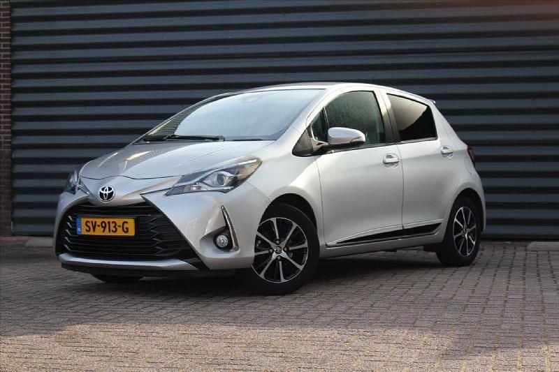 Occasion Toyota Yaris Sport 69 PK (50 kW) 2018 Grijs Hatchback