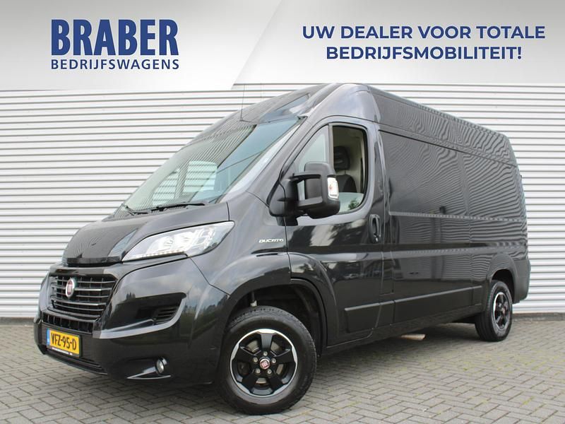Zwart Gebruikt 2020 Fiat Ducato Van | € 22.992 (Duur) - Afbeelding 1/4
