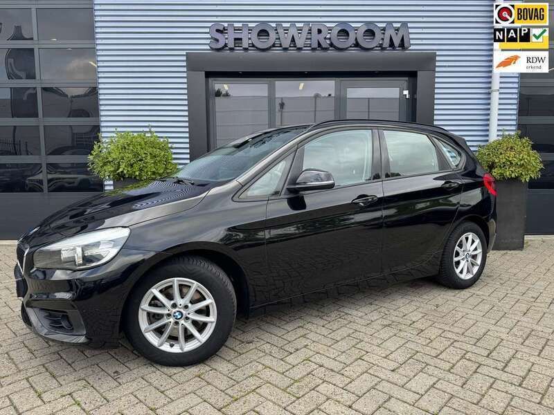 Zwart, metallic lak Gebruikt 2014 BMW 218 Active Tourer MPV | € 9.900 (Eerlijke prijs) - Afbeelding 1/4