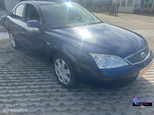 Occasion Ford Mondeo Ambiente 110 PK (80 kW) 2005 Blauw Hatchback
