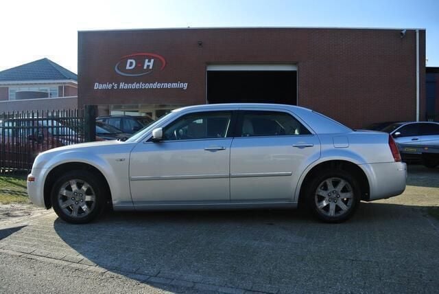 Grijs Gebruikt 2007 Chrysler 300C Sedan | € 4.699 (Eerlijke prijs) - Afbeelding 1/4