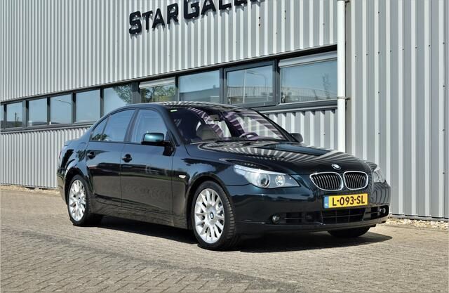 Groen Gebruikt 2004 BMW 545 Executive Sedan | € 26.950 - Afbeelding 1/4