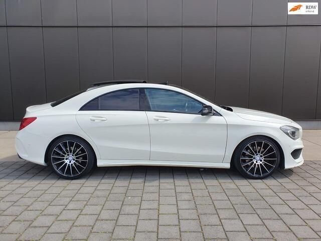 Wit Gebruikt 2015 Mercedes CLA250 Sport Sedan | € 24.950 (Duur) - Afbeelding 1/4