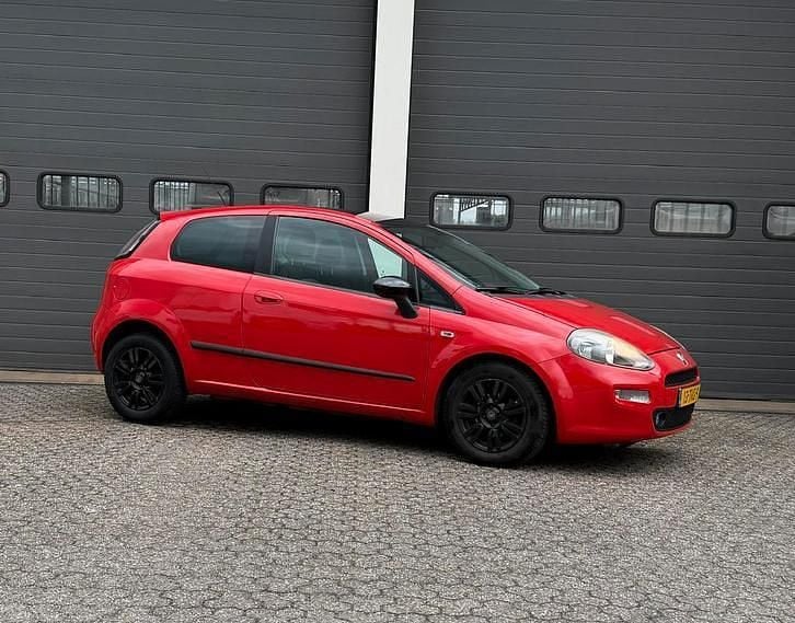 Occasion 2012 Fiat Punto | € 2.250 (Goede deal) - Afbeelding 1/4