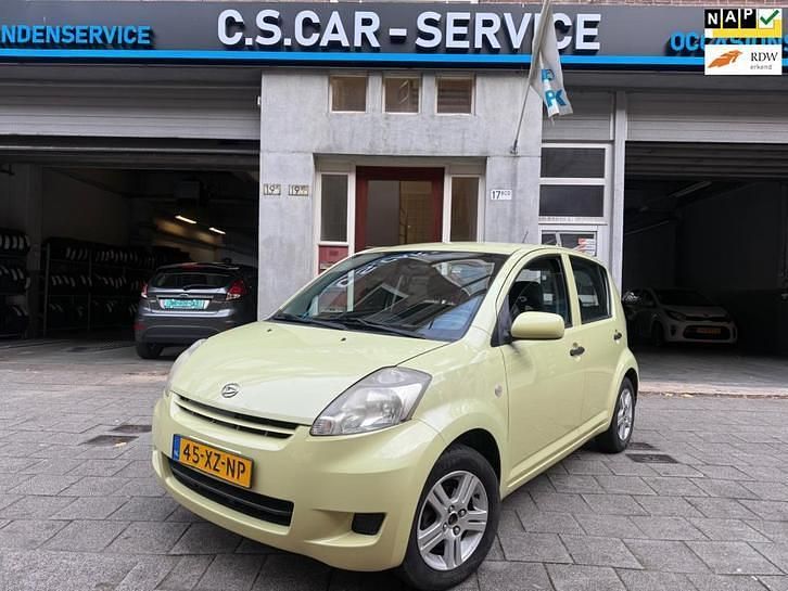 Occasion Daihatsu Sirion 69 PK (50 kW) 2007 Geel Hatchback